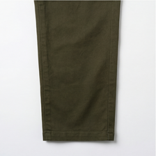 Corte recto (no jogger común)