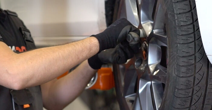 Hvordan skifte VW GOLF 2009 Bremseklosser trinn–for–trinn veiledning