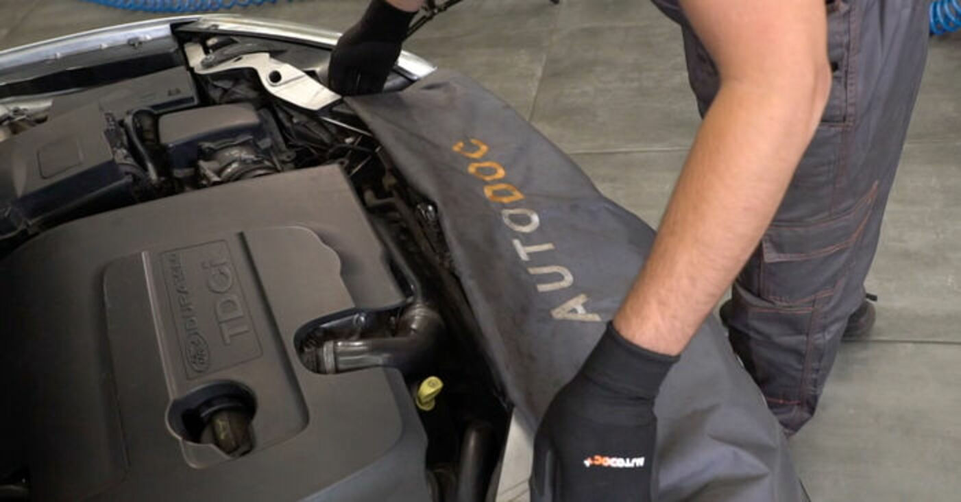 Jak vyměnit palivový filtr na Ford Focus MK2 návod k výměně