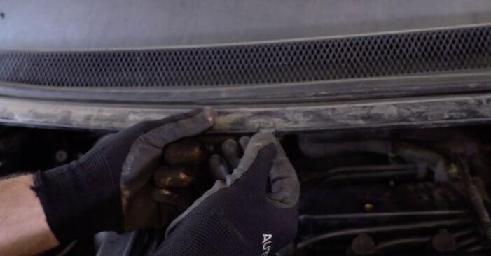 Wie FORD FOCUS 1.6 Ti 2009 Domlager ausbauen - Einfach zu verstehende Anleitungen online