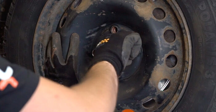 Wie kompliziert ist es, selbst zu reparieren: Bremsbeläge am Renault Kangoo KC 1.9 dTi 2003 ersetzen – Laden Sie sich illustrierte Wegleitungen herunter