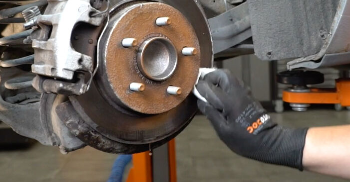 Changing Wheel Bearing on FORD Focus II Saloon (DB_, FCH, DH) 2.0 TDCi 2008 by yourself
