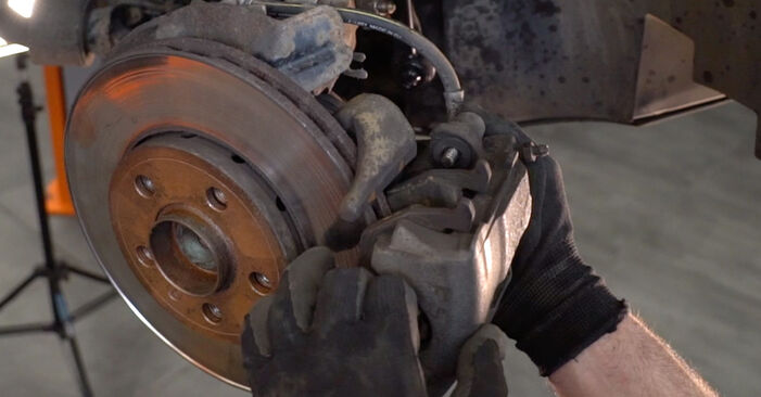 Fabia I Combi (6Y5) 1.4 TDI 2003 Brake Discs DIY replacement workshop manual