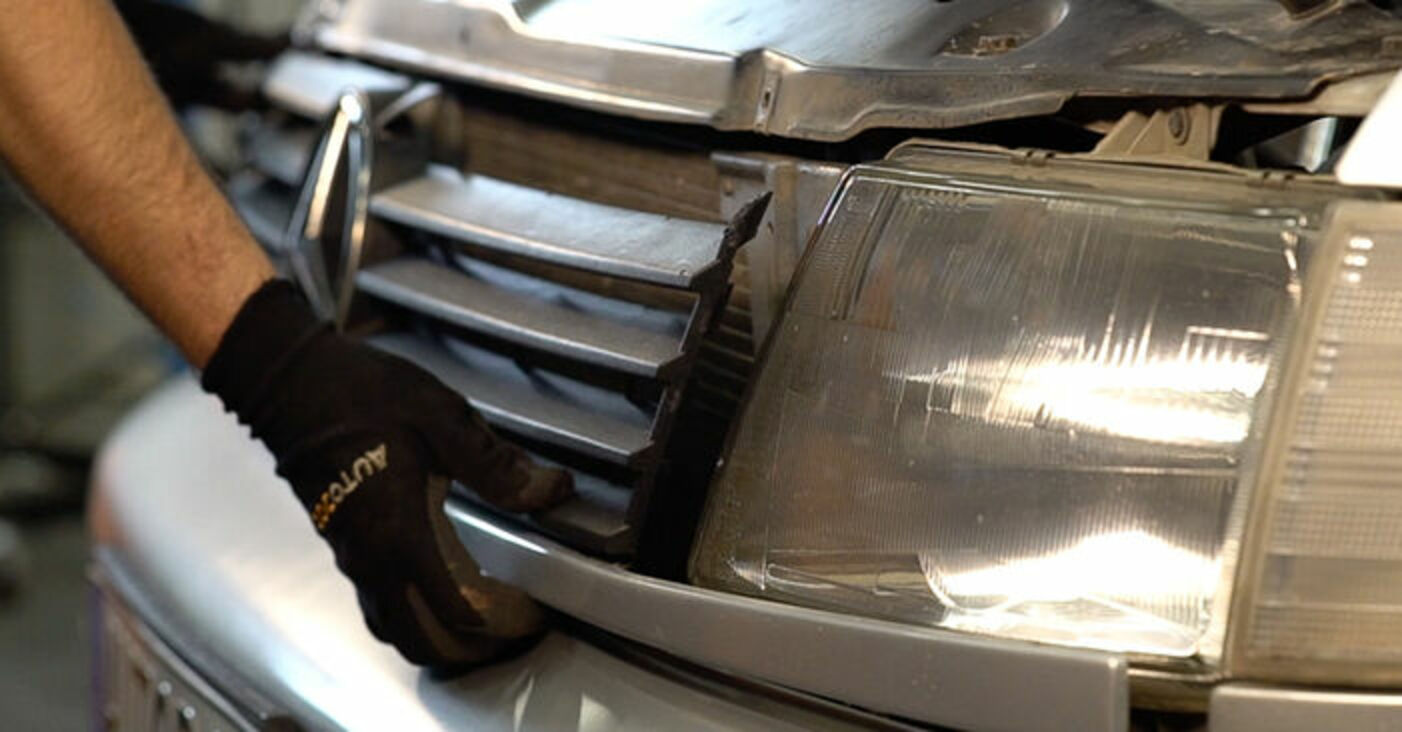 How to change headlights on Mercedes Vito W638 replacement guide