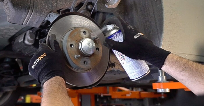 Step-by-step recommendations for DIY replacement Fiat 500 312 2020 1.2 LPG Brake Discs