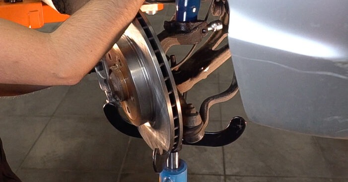 BMW 3 SERIES 330xi 3.0 Strut Mount replacement: online guides and video tutorials