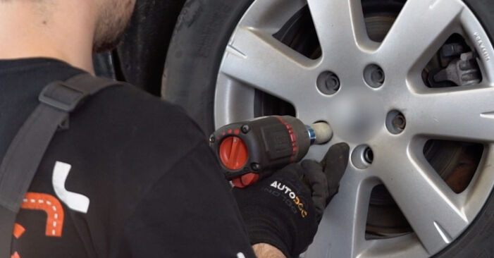 How to remove VW GOLF 2.0 TDI 16V 2007 Brake Discs - online easy-to-follow instructions