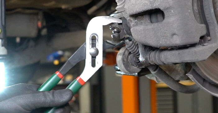 Wie schmierig ist es, selber zu reparieren: Bremsscheiben beim Opel Meriva A 1.7 DTI (E75) 2009 wechseln – Downloaden Sie sich Bildanleitungen