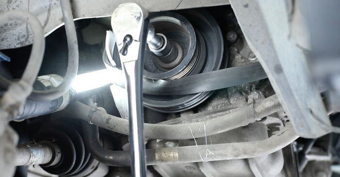 Колко време отнема смяната: Многоклинов(пистов) ремък на Ford Fiesta Mk5 2009 - информативен PDF наръчник