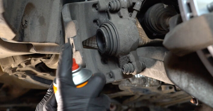 Trinn-for-trinn anbefalinger for hvordan du kan bytte Audi A4 B8 Sedan 2011 S4 3.0 quattro Bremseklosser selv