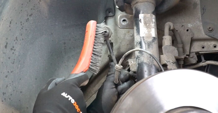 Tausch Tutorial Radlager am FORD Focus II Limousine (DB_, FCH, DH) 2017 wechselt - Tipps und Tricks