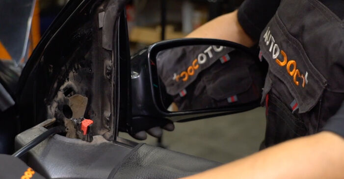 Changing of Wing Mirror on Ford Focus Mk1 2006 won't be an issue if you follow this illustrated step-by-step guide