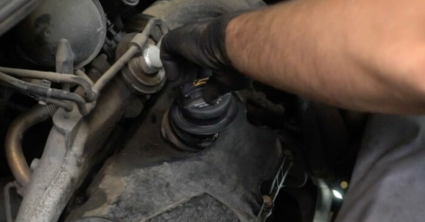 Jak vyměnit motorový olej a olejový filtr na VW T5