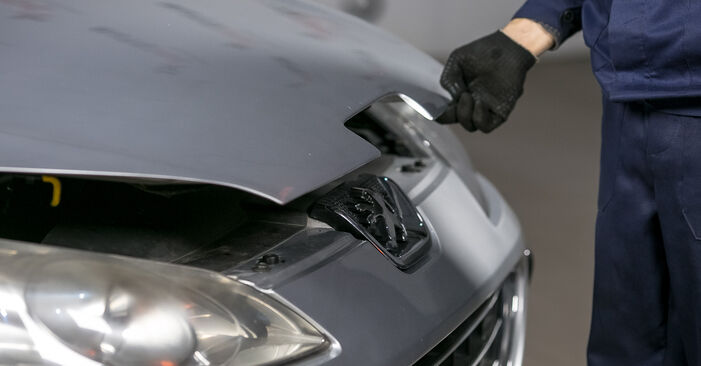 Не е трудно да го направим сами: смяна на Спирачни Накладки на Peugeot 407 6D 2.0 16V 2010 - свали илюстрирано ръководство