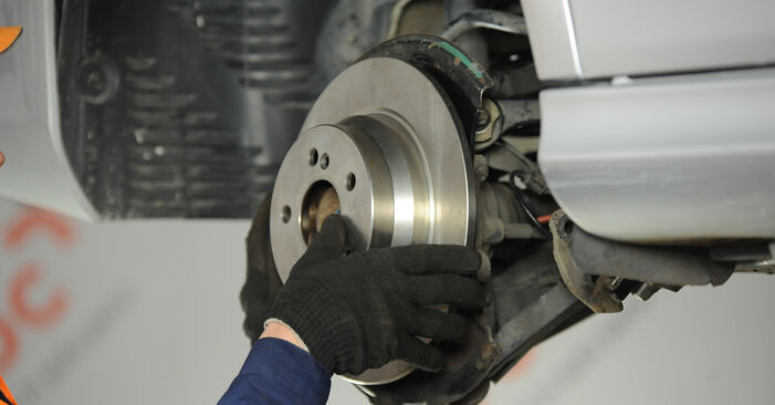 Trinn-for-trinn anbefalinger for hvordan du kan bytte Mercedes W211 2007 E 280 CDI 3.0 (211.020) Hjullager selv