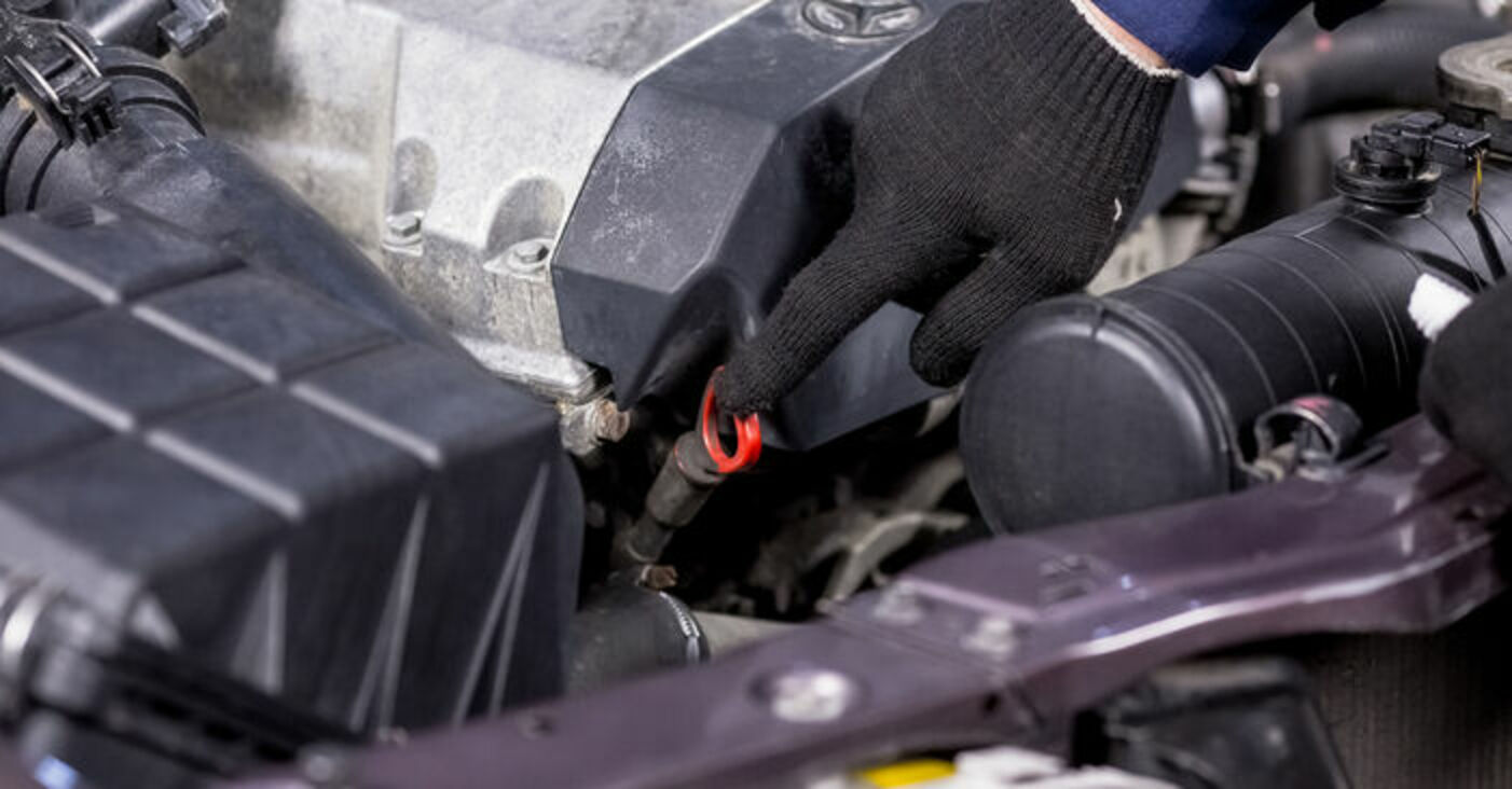 Jak vyměnit motorový olej a olejový filtr na Mercedes W202