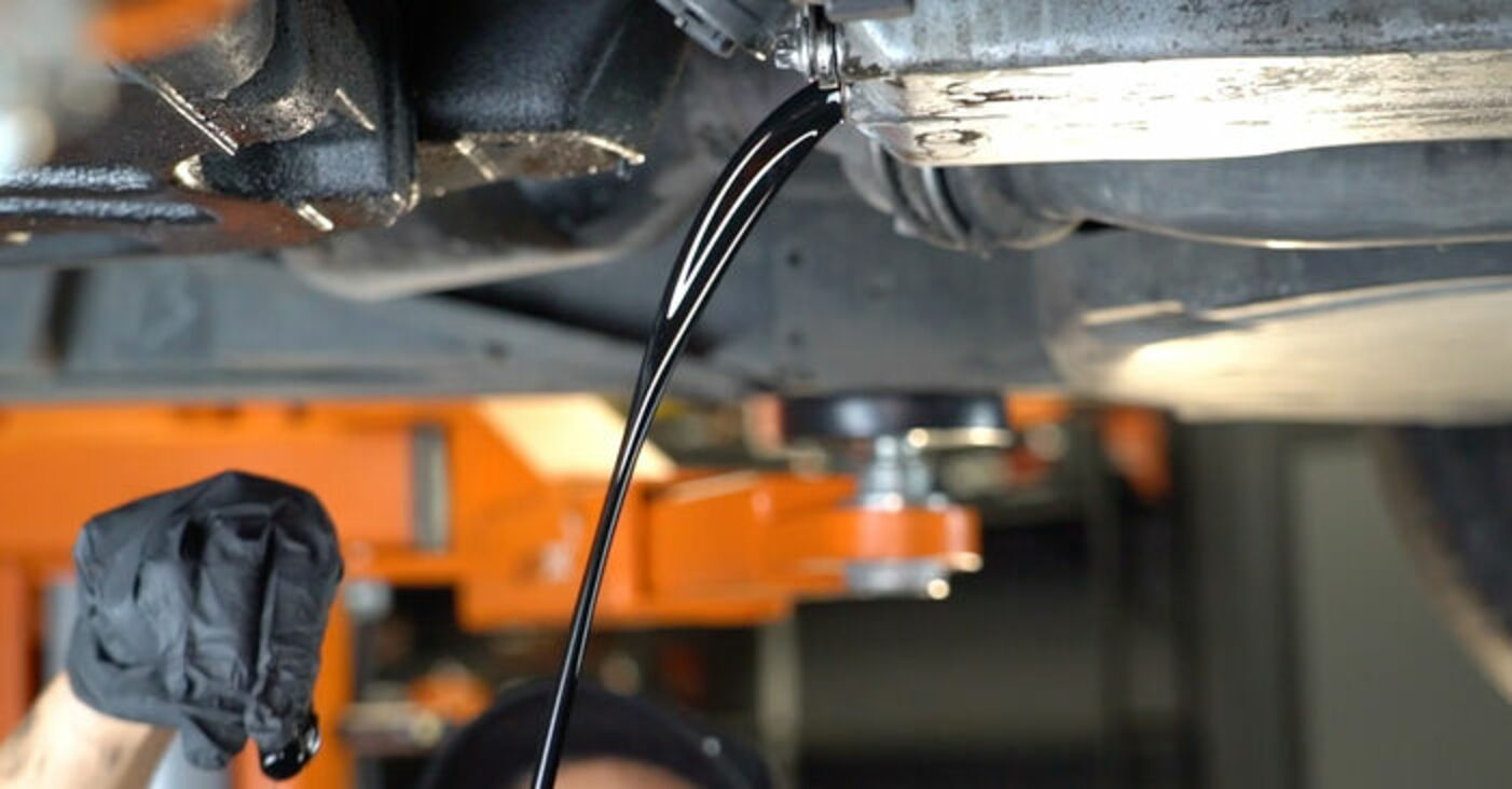 Jak vyměnit motorový olej a olejový filtr na Mercedes W168
