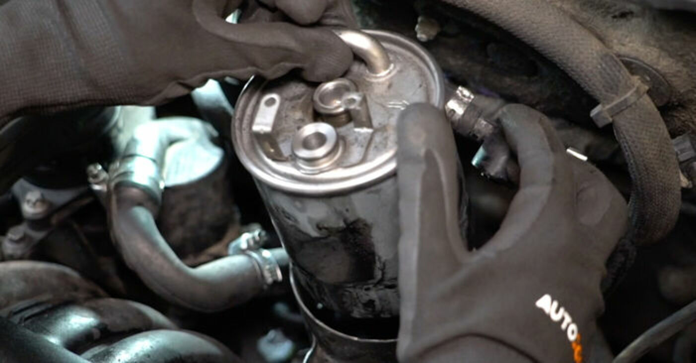 Jak wymienić filtr paliwa w Mercedes W168 diesel