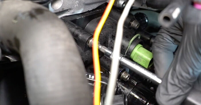 Tausch Tutorial Thermostat am VW Golf IV Schrägheck (1J1) 2000 wechselt - Tipps und Tricks