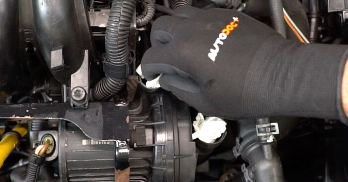Wechseln Thermostat am VW Golf IV Schrägheck (1J1) 1.9 TDI 2000 selber