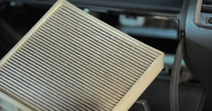 How to change pollen filter on Honda Jazz GD u2013 replacement guide 