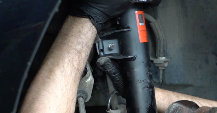 Changing Shock Absorber on BMW 1 Coupe (E82) 118d 2.0 2009 by yourself