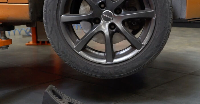 Peugeot 207 Hatchback 1.6 HDi 2008 Wheel Bearing replacement: free workshop manuals