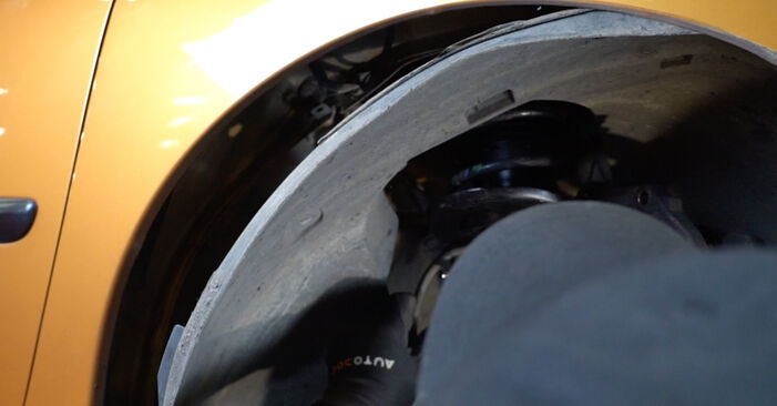 Wie schwer ist es, selbst zu reparieren: Radlager Peugeot 207 WA 1.6 16V RC 2012 Tausch - Downloaden Sie sich illustrierte Anleitungen
