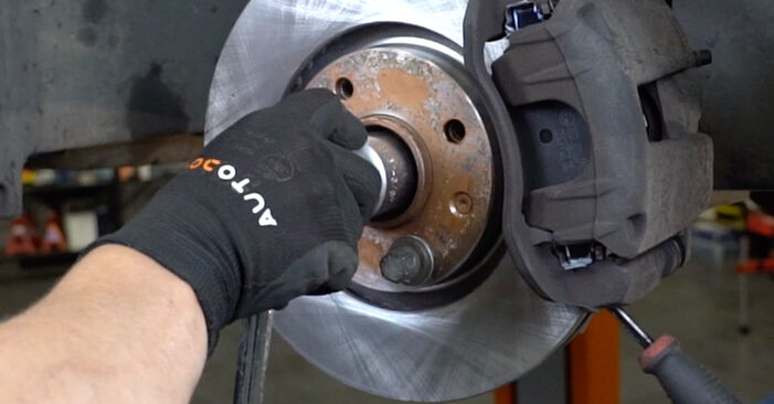 Wie schwer ist es, selbst zu reparieren: Radlager Peugeot 207 WA 1.6 16V RC 2012 Tausch - Downloaden Sie sich illustrierte Anleitungen