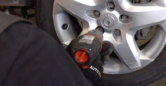 Ersetzen Sie Koppelstange am OPEL ZAFIRA B (A05) 1.6 (M75) 2008 selber