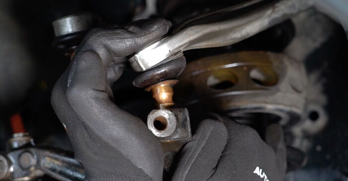 How to change CV Joint on AUDI A6 Avant (4B5, C5) 2000 - tips and tricks