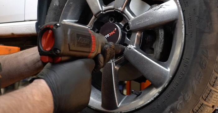 Wie lange braucht der Teilewechsel: Spurstangenkopf am VW Polo 5 Limousine 2017 - Einlässliche PDF-Wegleitung