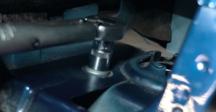 Wechseln Stoßdämpfer am AUDI A4 Limousine (8D2, B5) 1.8 T 1997 selber