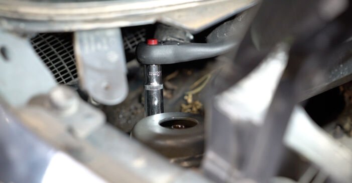 Cómo reemplazar Amortiguadores en un VW TOURAN (1T3) 1.6 TDI 2011 - manuales paso a paso y guías en video