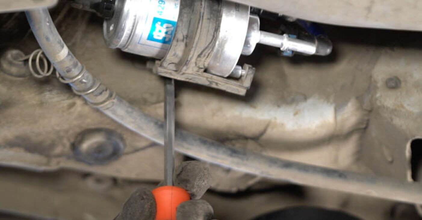 How to change fuel filter on VW Polo 9N replacement guide