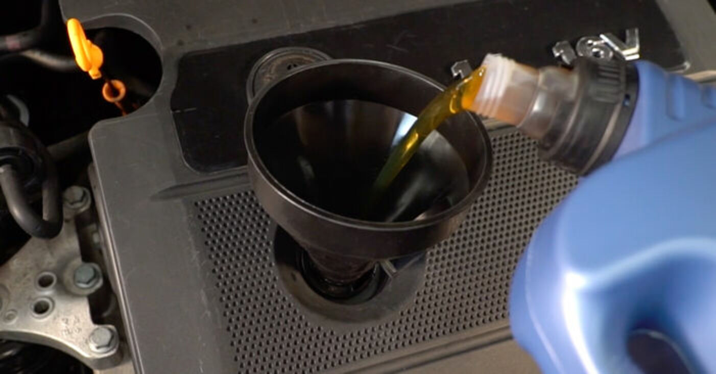 Jak vyměnit motorový olej a olejový filtr na VW Polo 9N