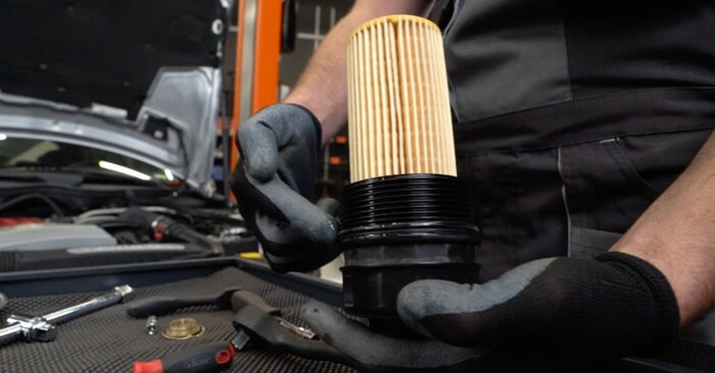Jak wymienić oleju silnikowego i filtra w Mercedes W203