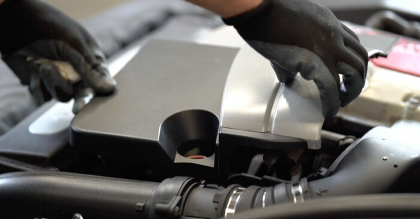Jak wymienić oleju silnikowego i filtra w Mercedes W203