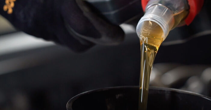 Kuinka vaihtaa Öljynsuodatin HONDA ACCORD VIII (CU) 2013 -autoon: lataa PDF-oppaat ja video-ohjeet