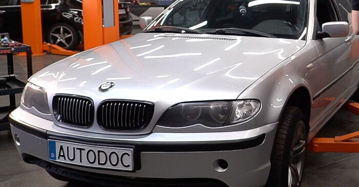 Wechseln Innenraumfilter am BMW 3 Touring (E46) 318i 2.0 2002 selber