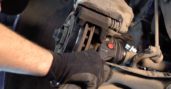 Wie schmierig ist es, selber zu reparieren: Stoßdämpfer beim Peugeot 208 1 1.4 VTi 2018 wechseln – Downloaden Sie sich Bildanleitungen