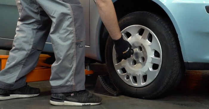 How to replace FIAT PUNTO (188) 1.2 60 2000 Control Arm - step-by-step manuals and video guides