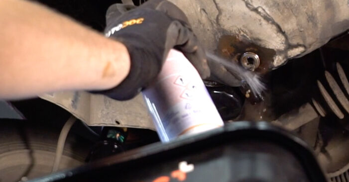 How to change Oil Filter on Twingo c06 1993 - free PDF and video manuals