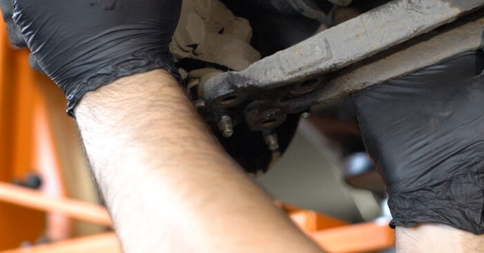 Stoßdämpfer am SKODA Octavia II Combi (1Z5) 2.0 TDI RS 2009 wechseln – Laden Sie sich PDF-Handbücher und Videoanleitungen herunter