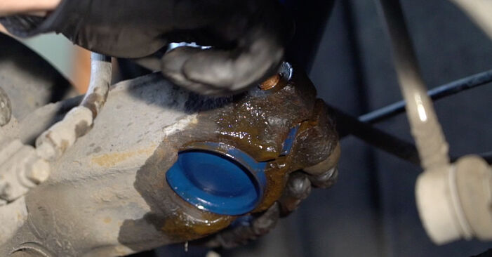 Stoßdämpfer beim SKODA OCTAVIA 2.0 TDI 2011 selber erneuern - DIY-Manual