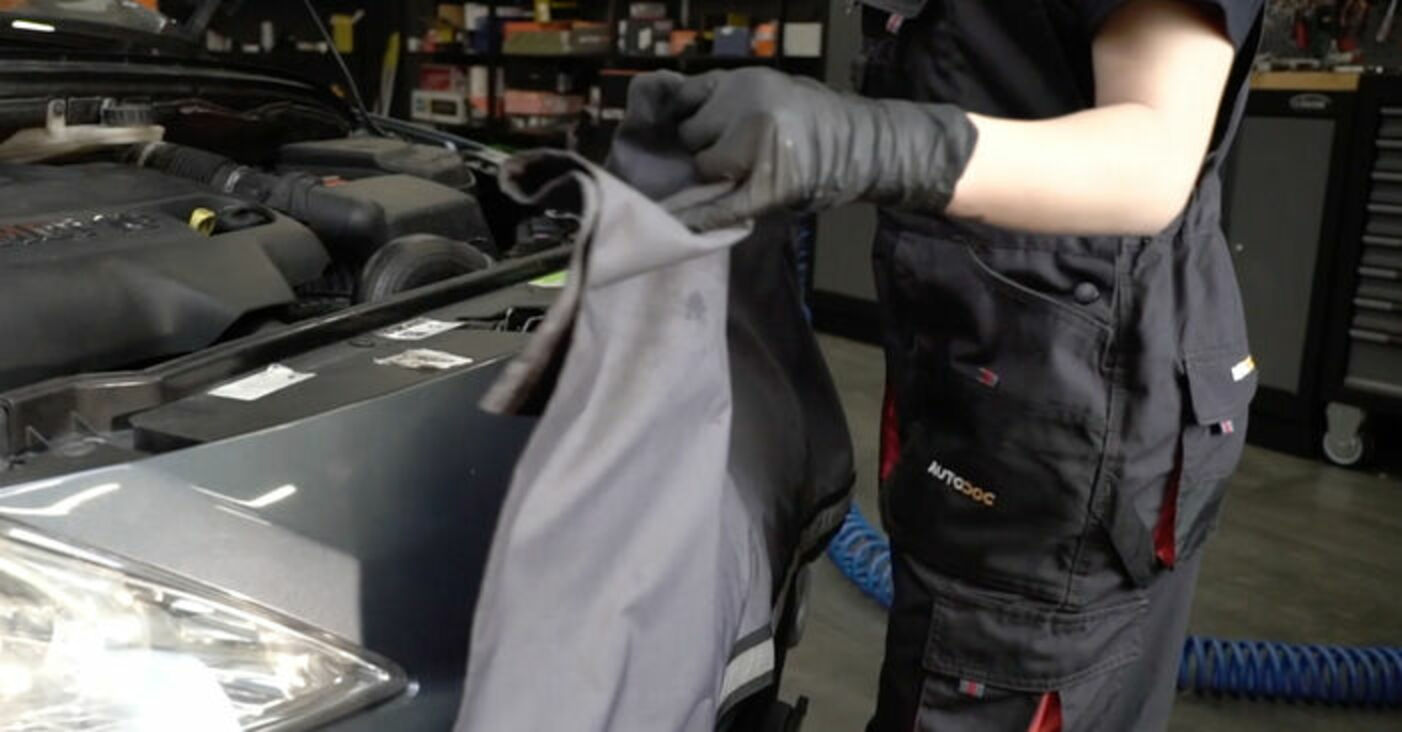 Jak vyměnit kabinovy filtr na Peugeot 307 SW návod k výměně