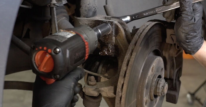 Replacing Suspension Ball Joint on Peugeot 307 SW 2004 1.6 HDI 110 by yourself