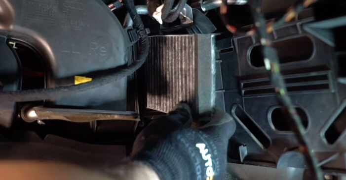 Ile czasu zajmuje wymiana: Filtr powietrza kabinowy w Audi A6 4f2 2004 - pouczająca instrukcja w formacie PDF