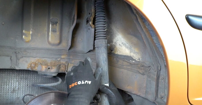 Consigli passo-passo per la sostituzione del fai da te Peugeot 207 Hatchback 2009 1.6 16V VTi Ammortizzatori