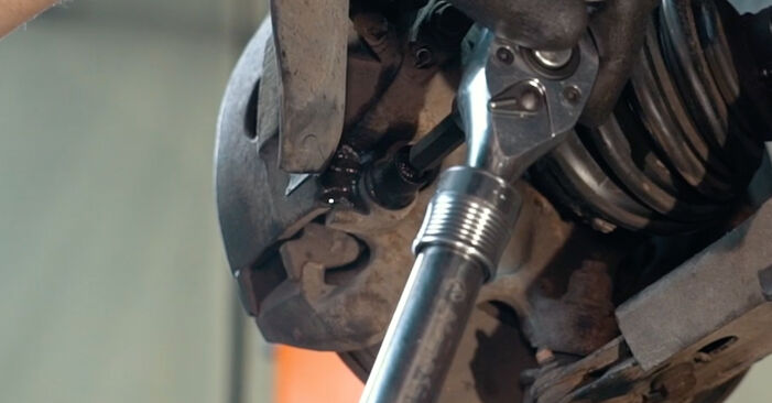 Hvordan skifte VW POLO 1995 Bremseskiver trinn–for–trinn veiledning